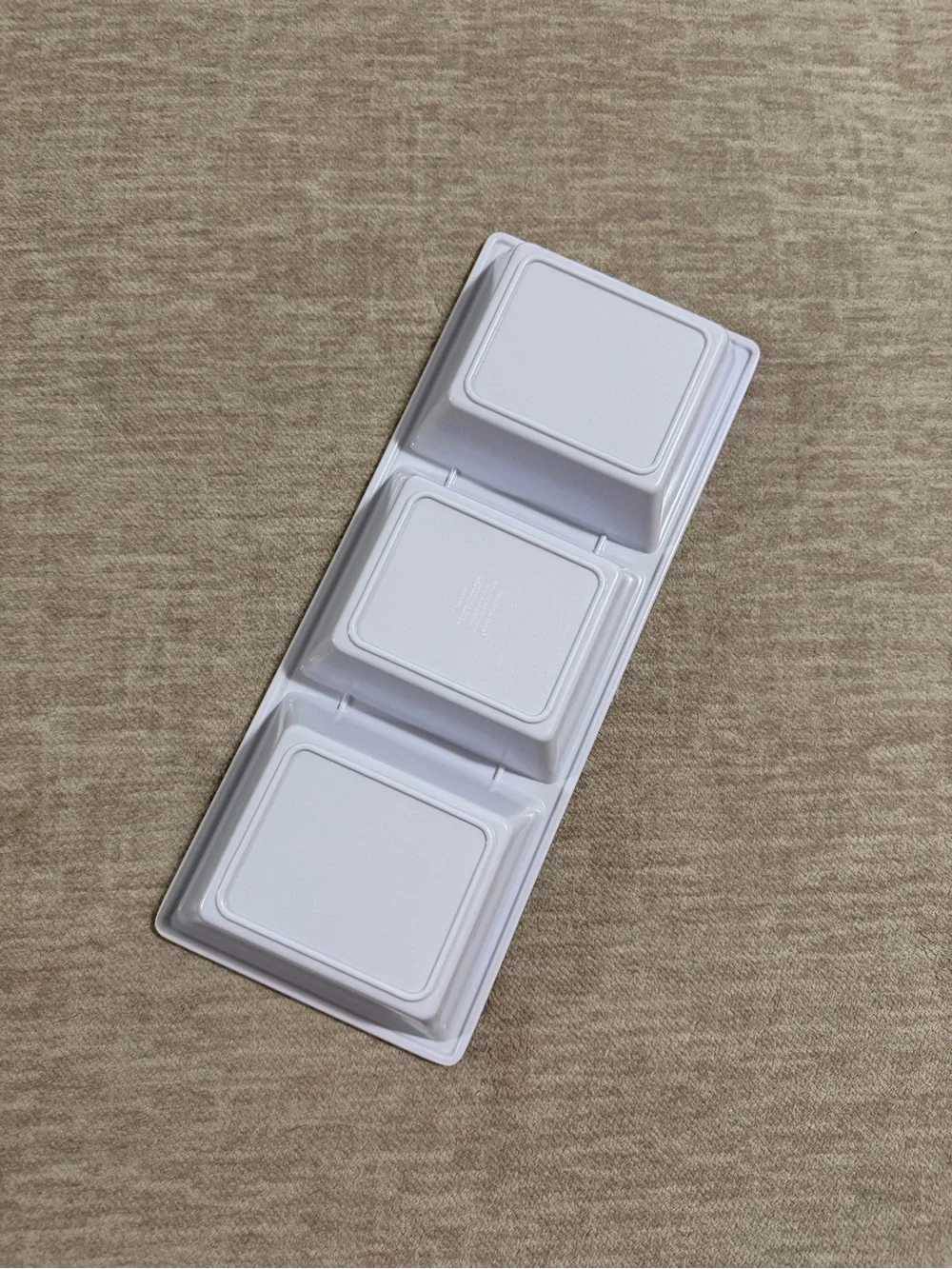 Crawfish Plastic Tray - 3 compartment